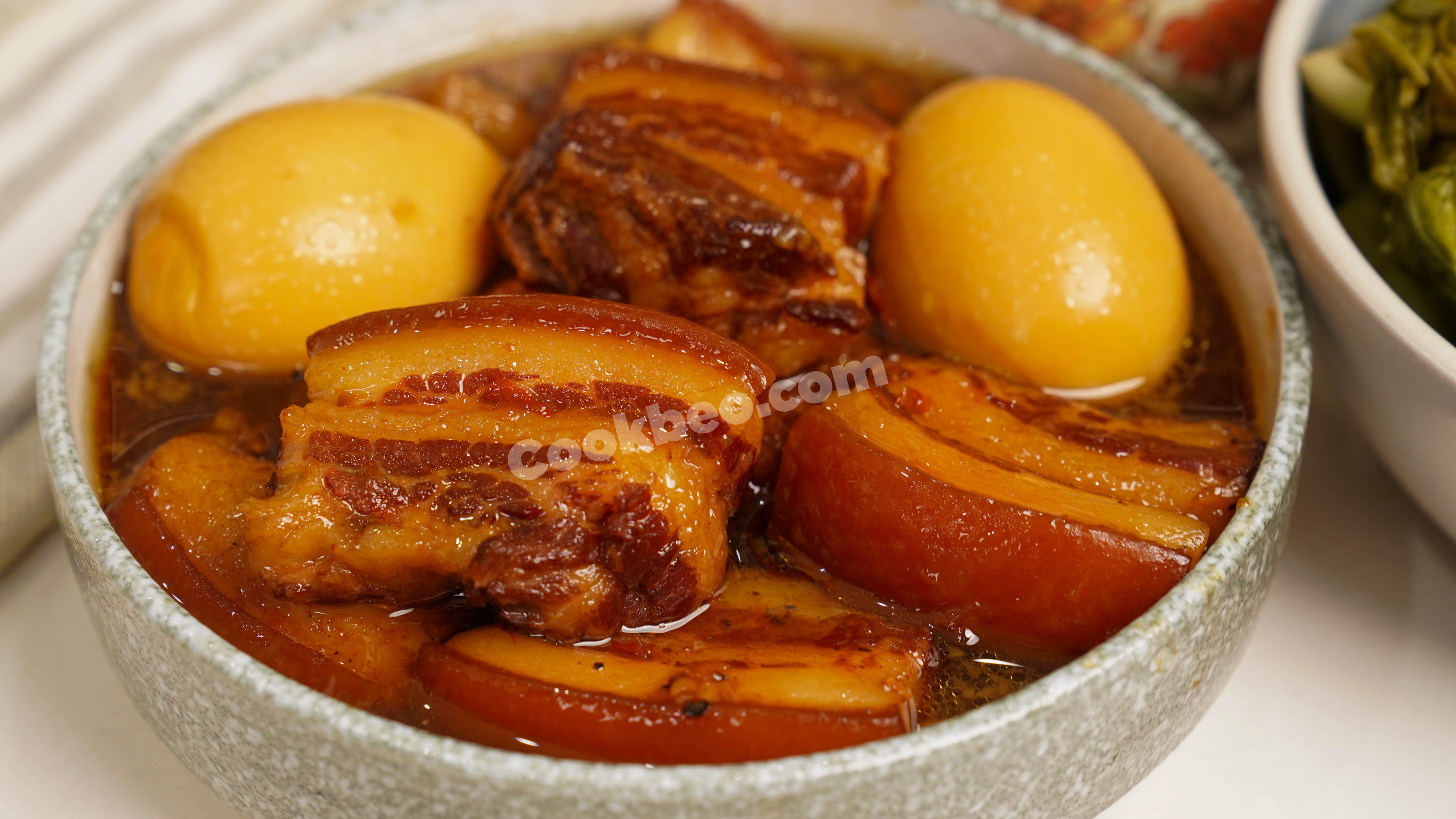 Thịt kho trứng